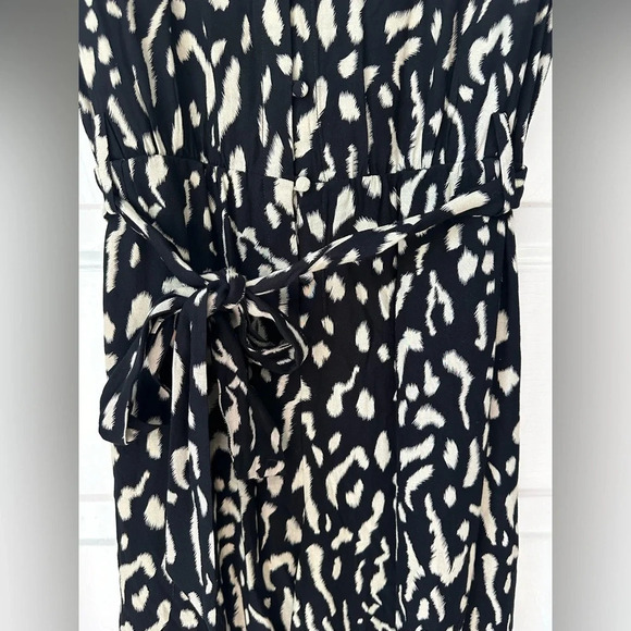 Rails Sophia Romper in Black Abstract Cheetah. Size Small. - Picture 7 of 10